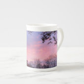 Herfst roze zonsondergang over bomen porselein kop (Voorkant rechts)