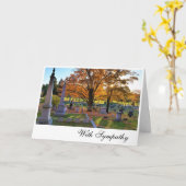 Herfst Scene in Cemetery / Sugar Maple / Sympathie Kaart (Gele Bloem)
