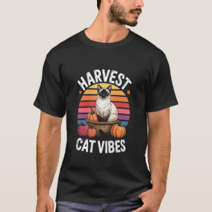 Herfst Siamese Kat Sfeer in Mand met Oogst 1 T-shirt
