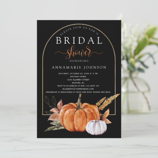 Herfst Sinaasappel en witte pompoenen op zwart Kaart (Staand voorkant)