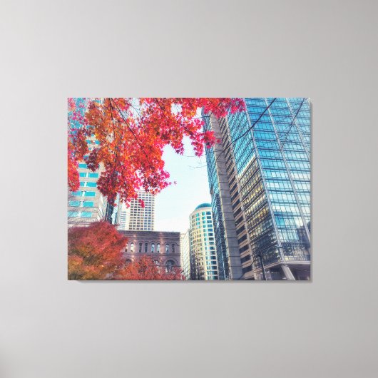 Herfst stadsgezicht met rode esdoornbladeren canvas afdruk (Voorkant)