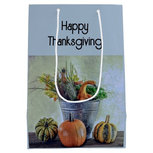 Herfst stilleven met pompoenen, bloemen medium cadeauzakje (Achterkant)