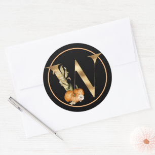 HERFST THEMA MONOGRAM W MET PUMPKIN RONDE STICKER