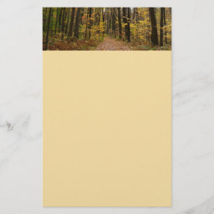 Herfst Trail en Golden Leaves in Laurel Hill Park Briefpapier