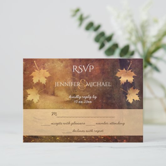 Herfst Trail esdoorn bladeren rustieke bruiloft RS RSVP Kaartje (Staand voorkant)
