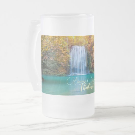 Herfst Uitzicht van Erawan Waterfall Thailand Matglas Bierpul (Voorkant links)