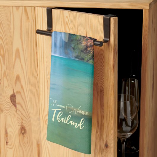 Herfst Uitzicht van Erawan Waterfall Thailand Theedoek (Derde Gevouwen)