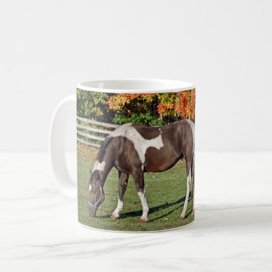 herfst Verf Paard in weiland Koffiemok (Voorkant links)