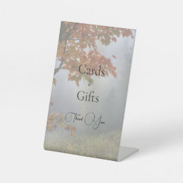 Herfst verlaat rustieke bruiloft reclamebord met voetstuk