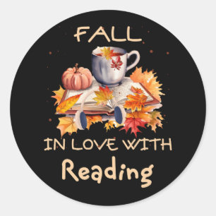 Herfst verliefd op het lezen van boek herfstpompoe ronde sticker