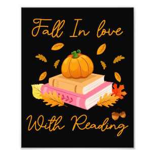 Herfst verliefd op het lezen van het boek Autumn P Foto Afdruk