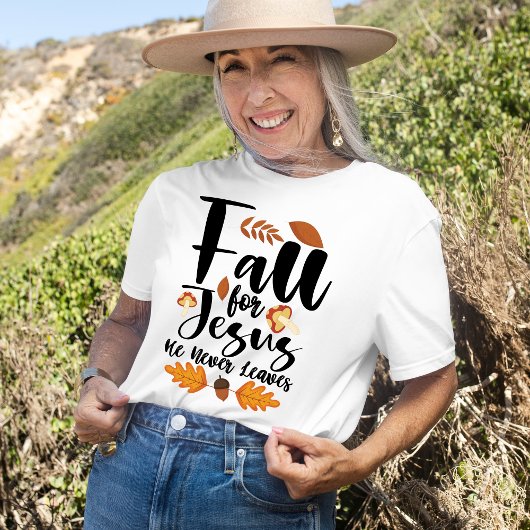 Herfst voor Jezus Hij laat nooit Thanksgiving Chri T-shirt