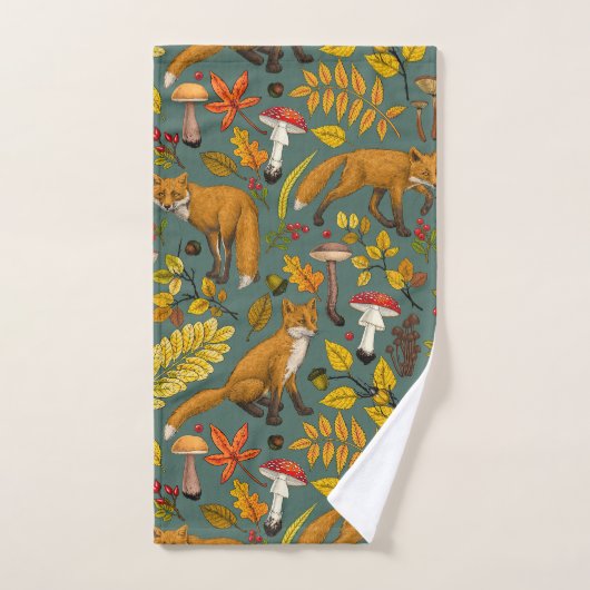 Herfst vossen op pijnboomgroen bad handdoek (Handdoek)