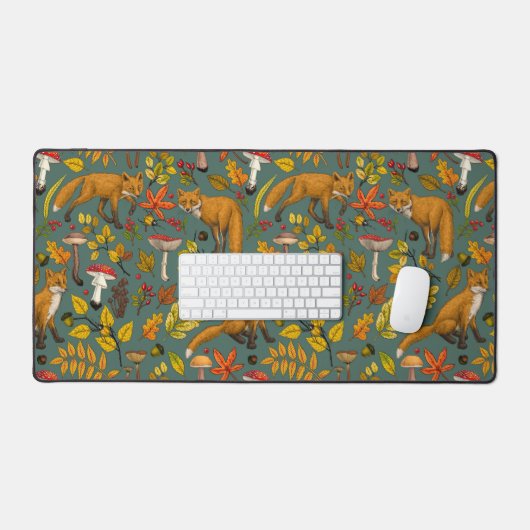 Herfst vossen op pijnboomgroen bureaumat (Keyboard & Muis)
