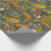 Herfst vossen op pijnboomgroen cadeaupapier (Hoek)