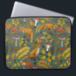 Herfst vossen op pijnboomgroen laptop sleeve<br><div class="desc">Handbeschilderde herfst bosfauna en flora- vossen,  bosbladeren,  paddenstoelen en bessen</div>