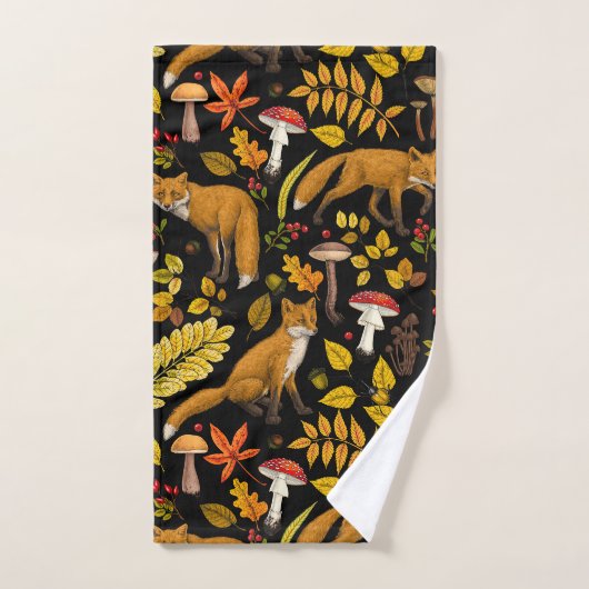 Herfst vossen op zwart bad handdoek (Handdoek)