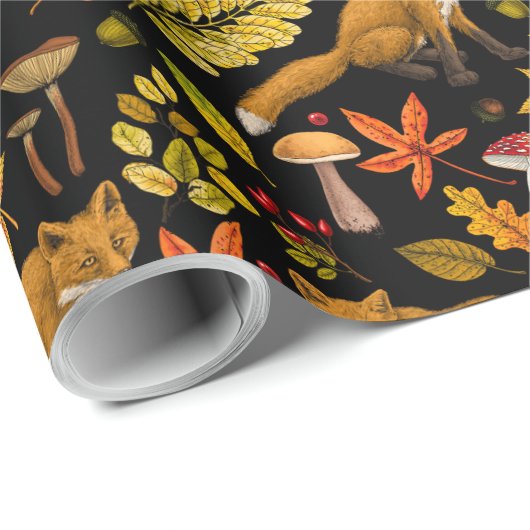 Herfst vossen op zwart cadeaupapier (Rol Hoek)