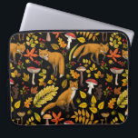 Herfst vossen op zwart laptop sleeve<br><div class="desc">Handbeschilderde herfst bosfauna en flora- vossen,  bosbladeren,  paddenstoelen en bessen</div>