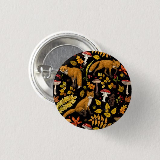 Herfst vossen op zwart ronde button 3,2 cm (Voorkant /achterkant)