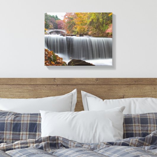 Herfst Waterfall Canvas Afdruk (Insitu (Slaapkamer))