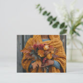herfst wenskaart vrouw met herfst bloemen briefkaart (Staand voorkant)