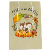 Herfst zit in Air Typografie met Squirrel Medium Cadeauzakje (Voorkant)