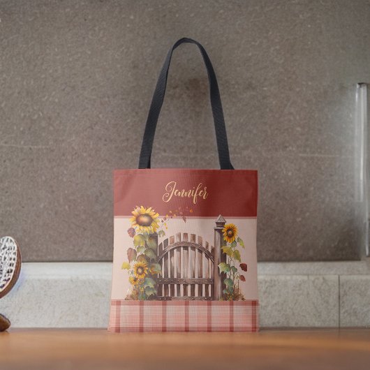Herfst Zonnebloemen op hek Roest Plaid en Monogram Tote Bag