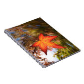 Herfstblad van een boom in de herfst notitieboek (Rechterzijde)