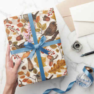 Herfstbladeren, bessen, paddenstoelen en winterkon cadeaupapier