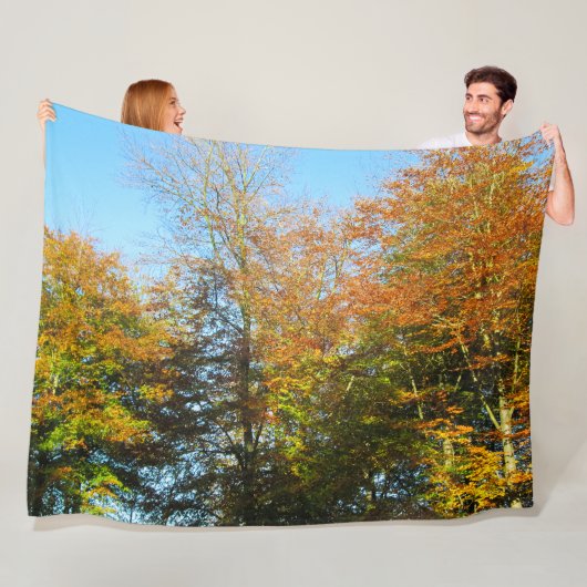 Herfstbladeren & blauwe lucht - gepersonaliseerd fleece deken (In situ)