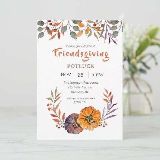 Herfstbladeren en pompoen Friendsgiving uitnodigin Kaart (Staand voorkant)