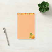 Herfstbladeren en pompoen op oranje post-it® notes (Kantoor)