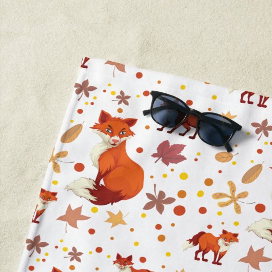 Herfstbladeren en Vos Patroon Aangepaste Naam Strandlaken (In situ)