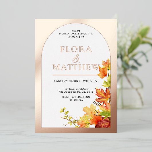 Herfstbladeren Gold Boho Classic | Moderne bruilof Folie Uitnodiging (Staand Voorkant)