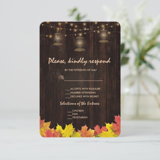 Herfstbladeren Hout Oude Lantaarns Bruiloft RSVP Kaartje (Staand voorkant)