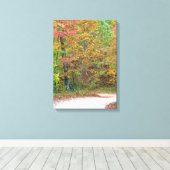 herfstbladeren Mountain Road Canvas Print (Insitu (Houten vloer))