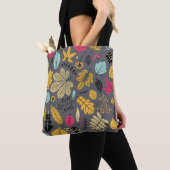 Herfstbladeren: naadloos donker patroon tote bag (Dichtbij)