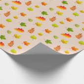 Herfstbladeren op beige cadeaupapier (Hoek)