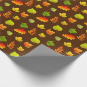 Herfstbladeren op donkerbruin cadeaupapier (Hoek)