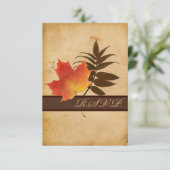 Herfstbladeren op vergeeld papier antwoordkaart II RSVP Kaartje (Staand voorkant)