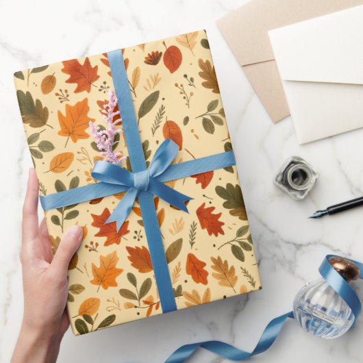 Herfstbladeren, pompoenen en gezellige seizoensgeb cadeaupapier (Geschenken)
