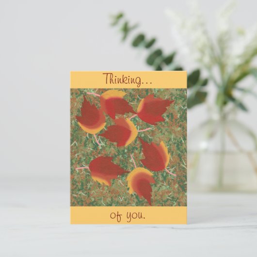 Herfstbladeren Rode esdoorn Abstract op gras Briefkaart (Staand voorkant)