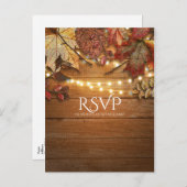 Herfstbladeren & slingerlichtjes op roestig hout R Uitnodiging Briefkaart (Voorkant / Achterkant)