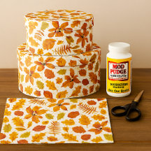 Herfstbladprint op witte decoupage ambacht