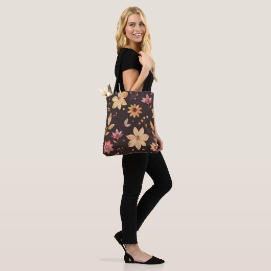 Herfstbloemenpatroon Canvas tas (Op model)