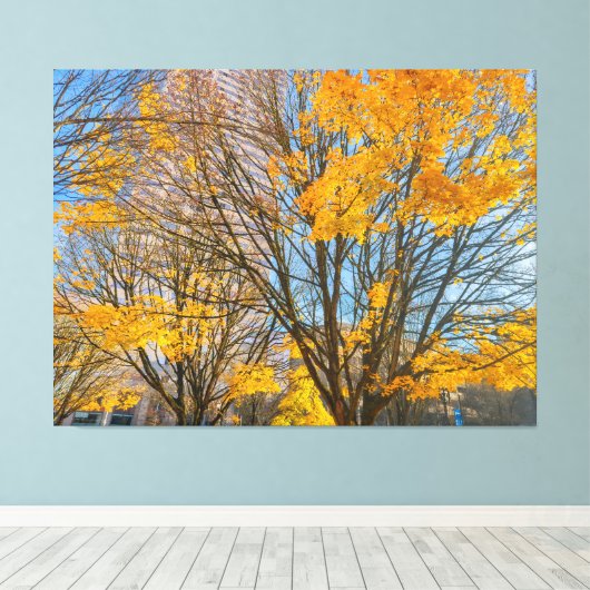 Herfstbomen in het stadsbeeld canvas afdruk (Insitu (Houten vloer))