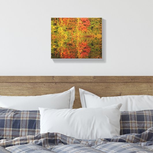 Herfstbomen reflecteren canvas afdruk (Insitu (Slaapkamer))