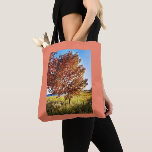 Herfstboom in Toronto Tote Bag (Dichtbij)