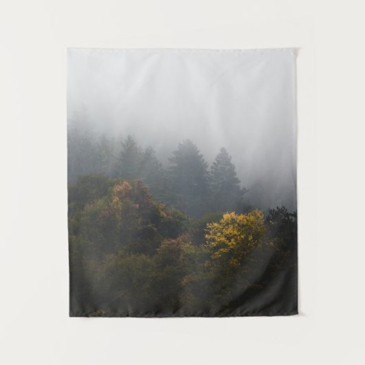 Herfstbos in mist verpakt wandkleed (Voorkant)